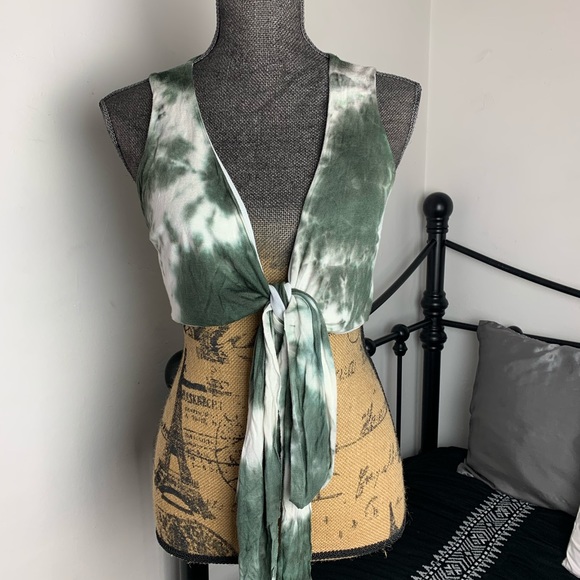 Fashion Nova Tops - Fashion Nova Wrap Around Crop Top
